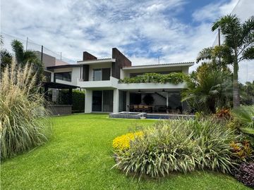 RESIDENCIA EN VENTA EN PARASO COUNTRY CLUB, MORELOS