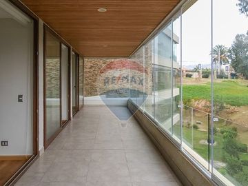 ¡Vive rodeado de naturaleza y confort en Reñaca!