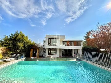 Casa en Venta en Colegio Alemán Chicureo