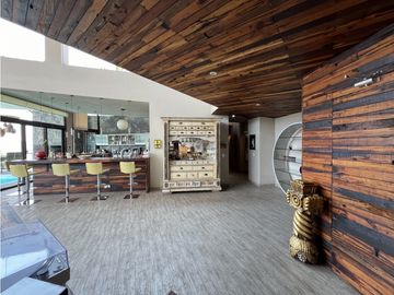 CASA EN AVNDARO CON VISTA FRANCA AL LAGO