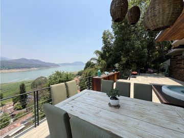 CASA EN AVNDARO CON VISTA FRANCA AL LAGO
