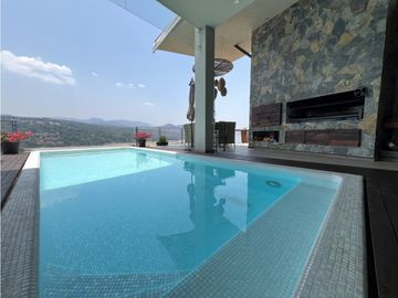 CASA EN AVNDARO CON VISTA FRANCA AL LAGO