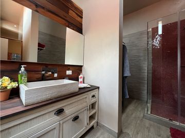 CASA EN AVNDARO CON VISTA FRANCA AL LAGO