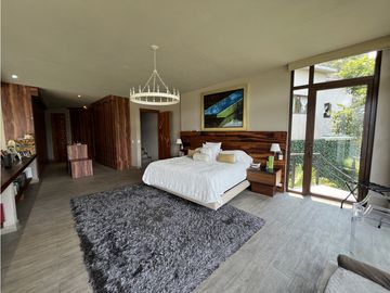 CASA EN AVNDARO CON VISTA FRANCA AL LAGO