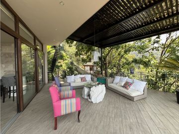CASA EN AVNDARO CON VISTA FRANCA AL LAGO