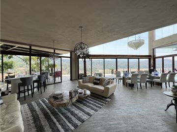 CASA EN AVNDARO CON VISTA FRANCA AL LAGO