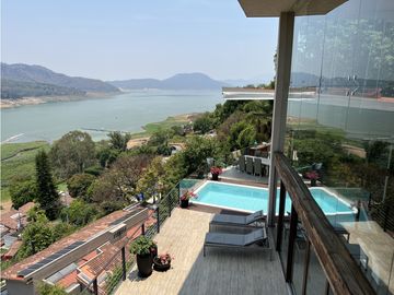 CASA EN AVNDARO CON VISTA FRANCA AL LAGO