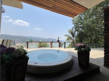 CASA EN AVNDARO CON VISTA FRANCA AL LAGO