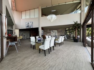CASA EN AVNDARO CON VISTA FRANCA AL LAGO