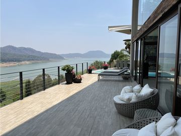 CASA EN AVNDARO CON VISTA FRANCA AL LAGO