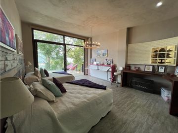 CASA EN AVNDARO CON VISTA FRANCA AL LAGO