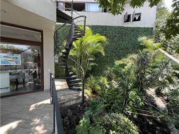 CASA EN AVNDARO CON VISTA FRANCA AL LAGO