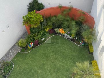 Casa en venta en cerrada, en Hacienda de las Palmas estilo Barragán, Huixquilucan Estado de México