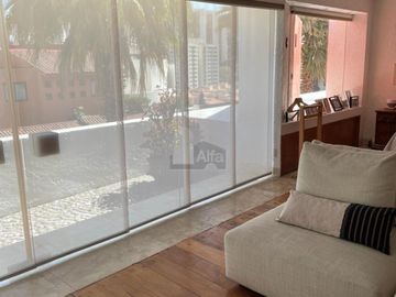 Casa en venta en cerrada, en Hacienda de las Palmas estilo Barragán, Huixquilucan Estado de México