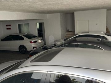 Casa en venta en cerrada, en Hacienda de las Palmas estilo Barragán, Huixquilucan Estado de México