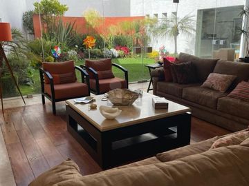 Casa en venta en cerrada, en Hacienda de las Palmas estilo Barragán, Huixquilucan Estado de México