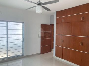 Casa en Venta en Fracc. Laguna Real, Veracruz