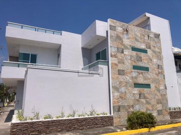 Casa en Venta en Fracc. Laguna Real, Veracruz