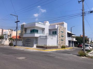 Casa en Venta en Fracc. Laguna Real, Veracruz