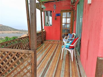 Venta de parcela de 5.000 m2, con dos casas, en La Serena.
