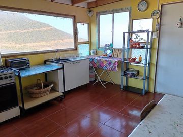 Venta de parcela de 5.000 m2, con dos casas, en La Serena.