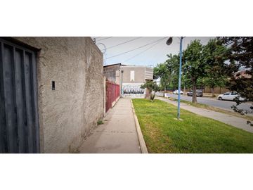 Venta de hermosa casa de cuatro dormitorios, en zona centro de Quillota.