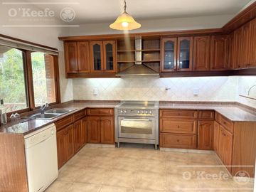 Casa en venta -Barrio Newfield Quilmes-Excelente ubicación