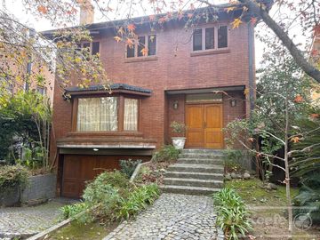 Casa en venta -Barrio Newfield Quilmes-Excelente ubicación
