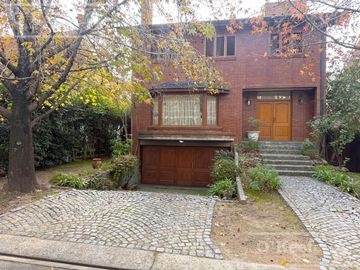 Casa en venta -Barrio Newfield Quilmes-Excelente ubicación