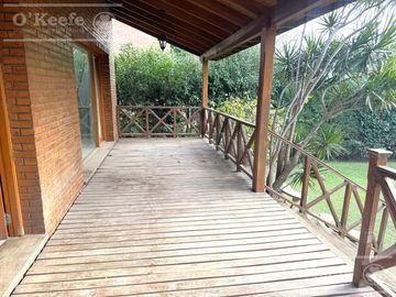 Casa en venta -Barrio Newfield Quilmes-Excelente ubicación