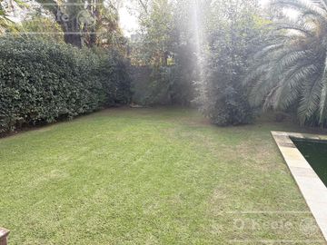 Casa en venta -Barrio Newfield Quilmes-Excelente ubicación