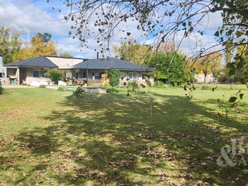 casa en Fincas de San Vicente con 4100m2 de lote