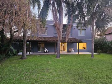 Venta Casa 3 Dormitorios en Km 38 Barrio Cerrado El Portillo con Jardín y Pileta