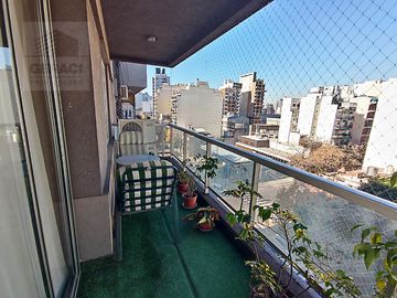 Excelente Departamento 4 ambientes con cochera y amenities en Caballito
