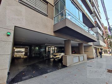 Excelente Departamento 4 ambientes con cochera y amenities en Caballito