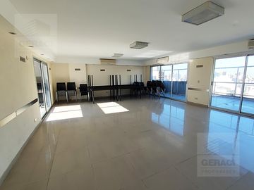 Excelente Departamento 4 ambientes con cochera y amenities en Caballito