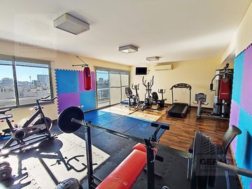 Excelente Departamento 4 ambientes con cochera y amenities en Caballito