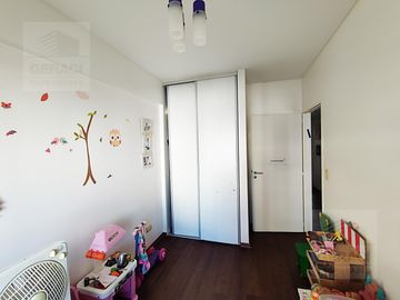 Excelente Departamento 4 ambientes con cochera y amenities en Caballito