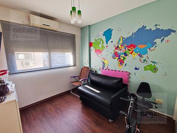 Excelente Departamento 4 ambientes con cochera y amenities en Caballito