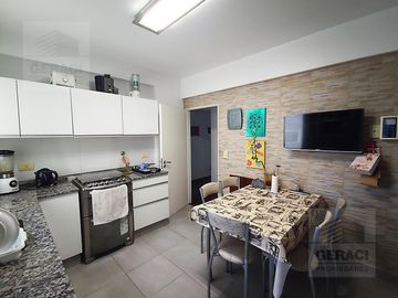 Excelente Departamento 4 ambientes con cochera y amenities en Caballito