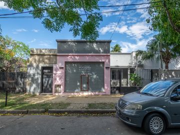Oportunidad en Tigre centro: casa de 2 ambientes con jardín + local