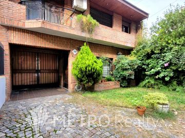 Casa en venta de 5 ambientes en Saavedra, con parrilla y pileta