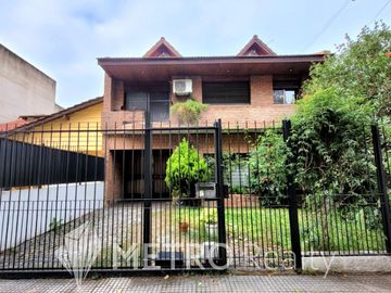 Casa en venta de 5 ambientes en Saavedra, con parrilla y pileta