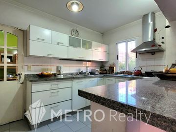 Casa en venta de 5 ambientes en Saavedra, con parrilla y pileta