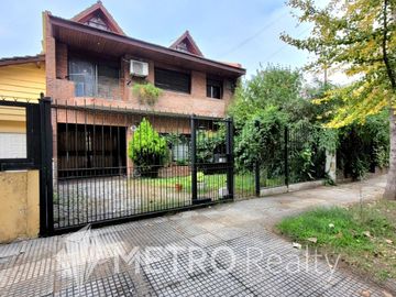 Casa en venta de 5 ambientes en Saavedra, con parrilla y pileta