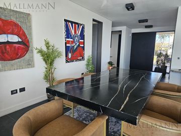 Venta Casa 4 Dormitorios en Suite en Marinas Puertos del Lago con Escritorio y Amplia Vista al Rio