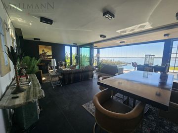 Venta Casa 4 Dormitorios en Suite en Marinas Puertos del Lago con Escritorio y Amplia Vista al Rio