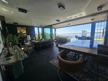 Venta Casa 4 Dormitorios en Suite en Marinas Puertos del Lago con Escritorio y Amplia Vista al Rio