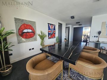 Venta Casa 4 Dormitorios en Suite en Marinas Puertos del Lago con Escritorio y Amplia Vista al Rio