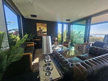 Venta Casa 4 Dormitorios en Suite en Marinas Puertos del Lago con Escritorio y Amplia Vista al Rio